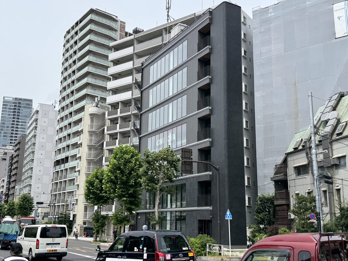 AXION Shirokanetakanawaの正面外観